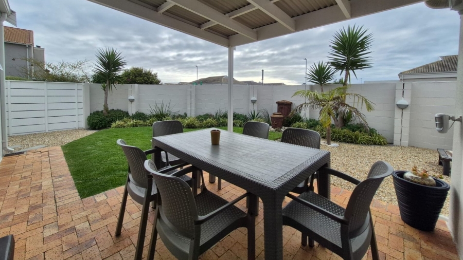 3 Bedroom Property for Sale in Sunningdale Western Cape